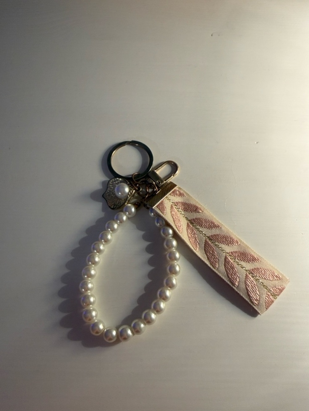 Amazon Lavender Embroidered Pearl Wristlet Keychain with Gold Hardware - Picture 2 of 2